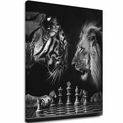 Сликата на платно Лав и тигар - Шаховска стратегија